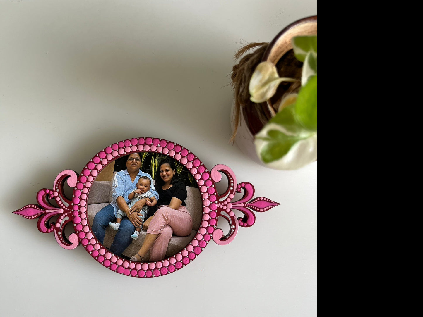 Messengers of Joy Dot Mandala Photo frame Magnets Round